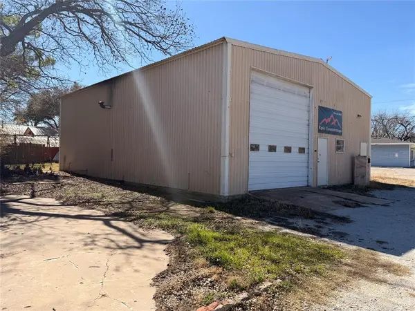 1012 W Main Street, Eastland, TX 76448
