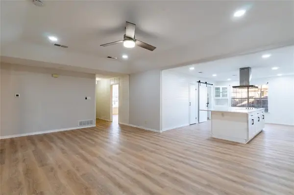 313 S PRAIRIE Street, Pilot Point, TX 76258