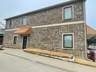 105 N Lakeview Drive, Lake Dallas, TX 75065