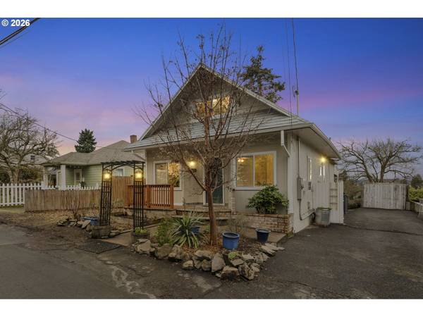 515 PEARL ST, Oregon City, OR 97045