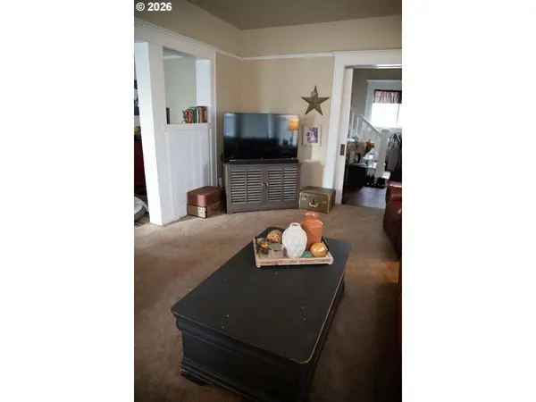 645 JUNIPER ST, Junction City, OR 97448