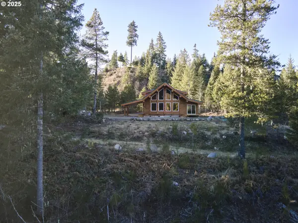 192 Sasquatch WAY, Cougar, WA 98616