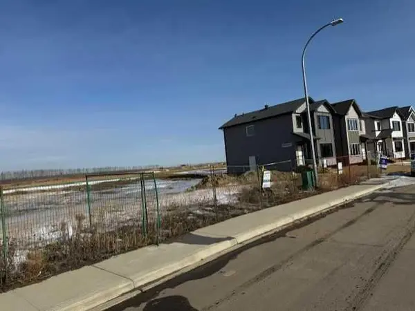 129 McGhee ST, Fort Mcmurray, AB T9J 0H2