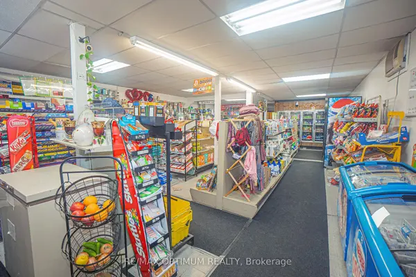 168 Bloor ST W, Oshawa, ON L1J 1P7