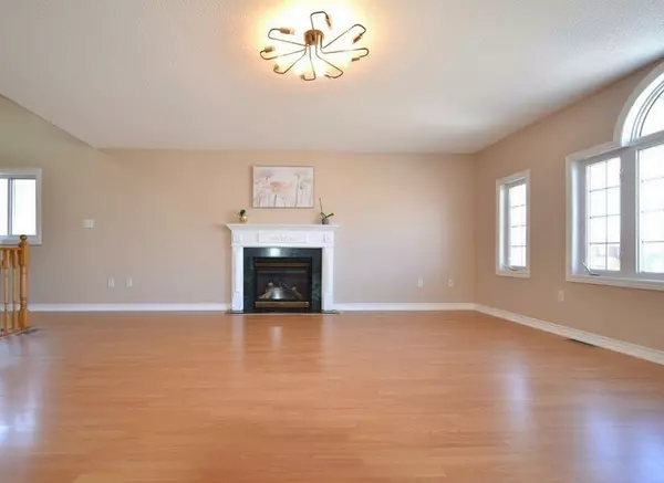 Barrie, ON L4N 0V6,129 DEAN AVE #Upper Level