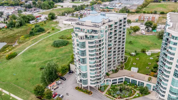 Barrie, ON L4N 9R2,2 Toronto ST #1205