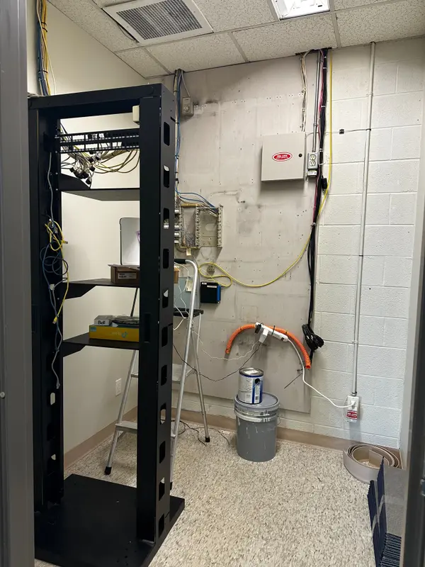 380 Courtneypark DR E #D, Mississauga, ON L5T 2S5