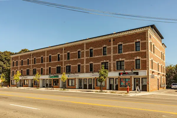 760 Lakeshore RD E #213, Mississauga, ON L5E 1C7