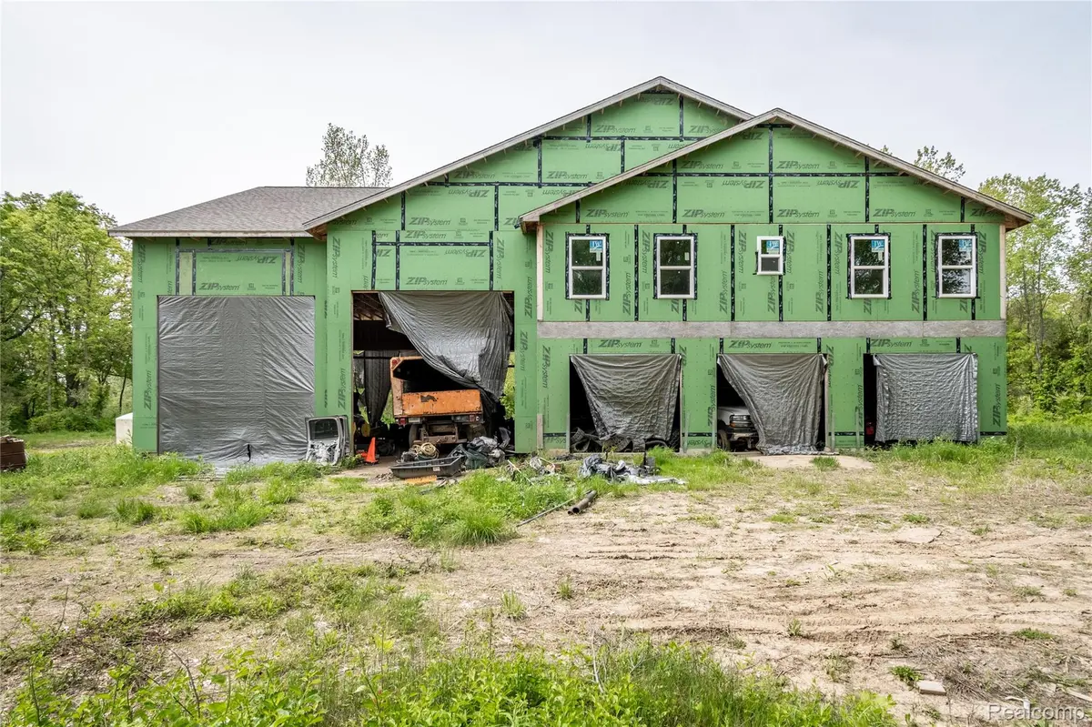 1601 W ROSE CENTER RD, Holly Twp, MI 48442