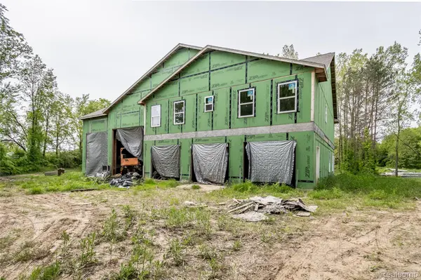 1601 W ROSE CENTER RD, Holly Twp, MI 48442