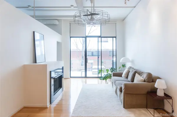 100 N Center ST #206, Royal Oak, MI 48067