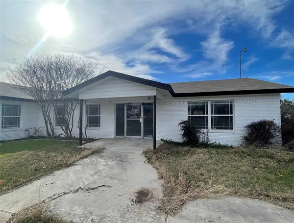 1405 W Storey Street, San Saba, TX 76877