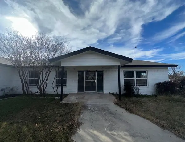 1405 W Storey Street, San Saba, TX 76877