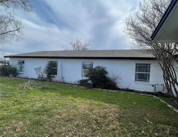 1405 W Storey Street, San Saba, TX 76877