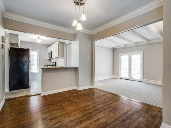 6470 Lindell Avenue, Fort Worth, TX 76116