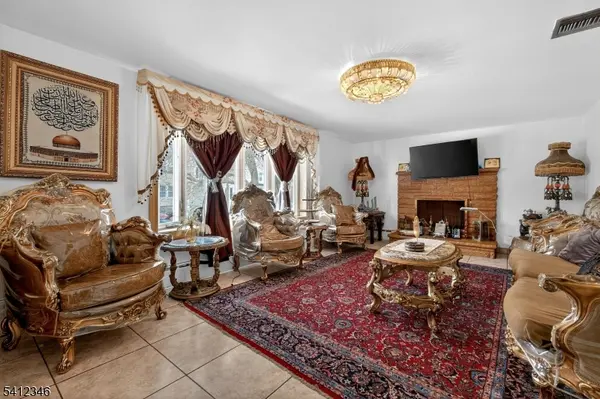 6 E 2Nd St, Woodbridge Twp., NJ 07064