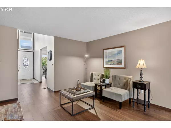 Gresham, OR 97030,445 NE VILLAGE SQUIRE AVE #4