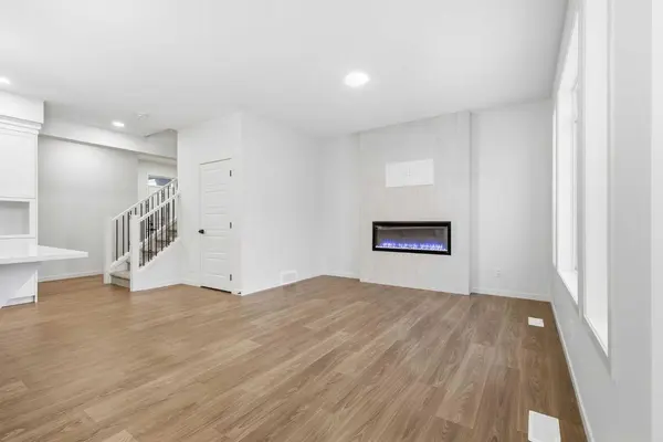 72 Calhoun Rise NE, Calgary, AB T3P 2P5