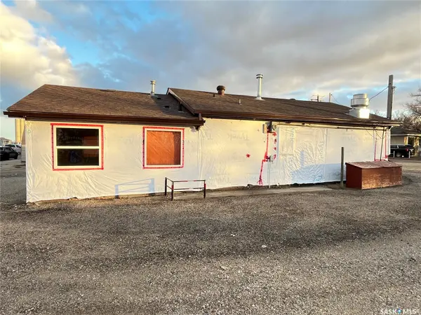 2 Pacific AVENUE, Maple Creek, SK S0N 1N0