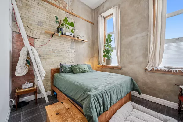 Cambridge, ON N1R 2G6,25 Concession ST #108