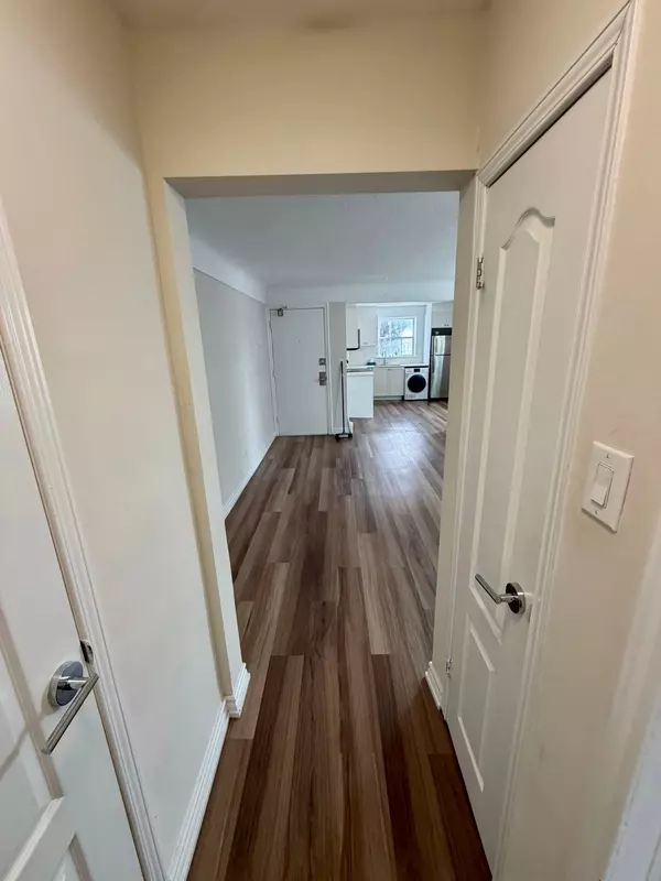 Hamilton, ON L8K 2T8,10 Croswaite AVE S #1