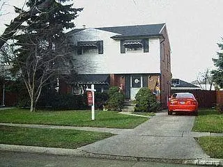 18259 Spring CT S, Fraser, MI 48026