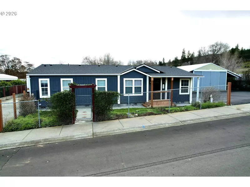 996 HONEY DO ST, The Dalles, OR 97058