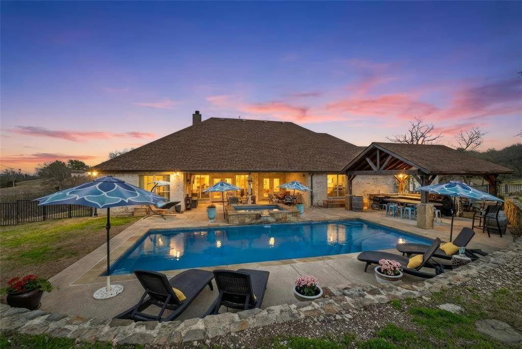 128 E Remuda Court, Fort Worth, TX 76108