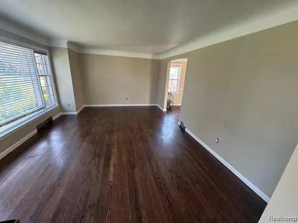 18259 Spring CT S, Fraser, MI 48026