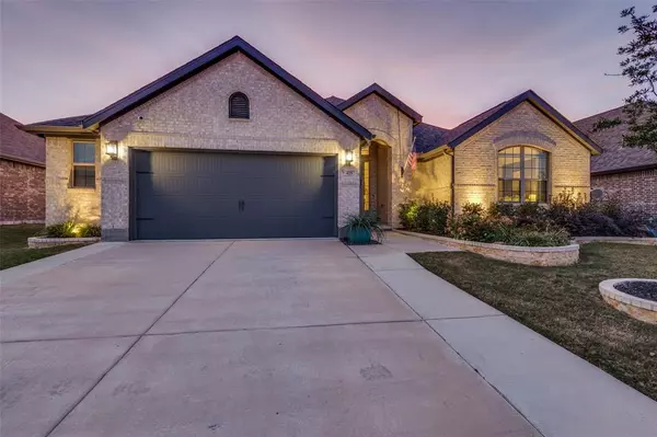 425 Acadia Lane, Forney, TX 75126