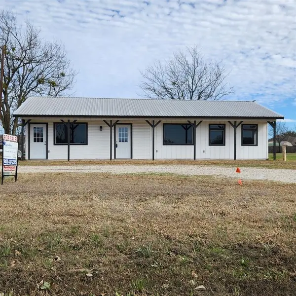 425 S Ray Roberts Parkway, Tioga, TX 76271