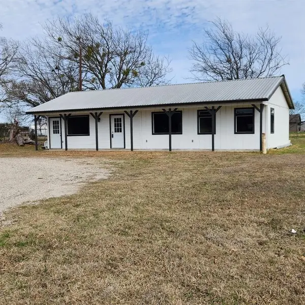 425 S Ray Roberts Parkway, Tioga, TX 76271