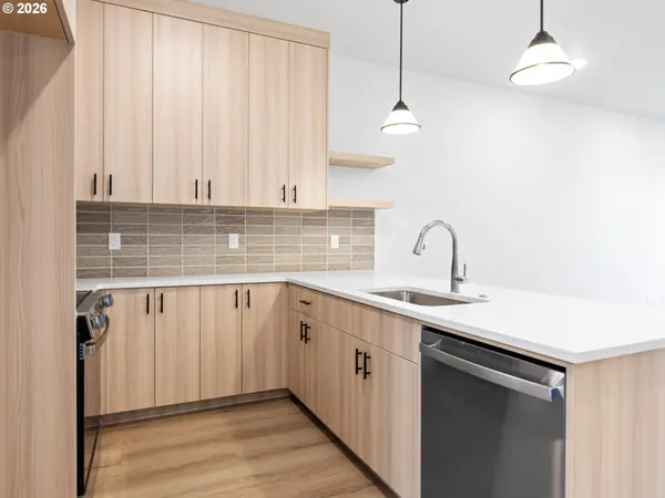 4526 SW Garden Home RD, Portland, OR 97219