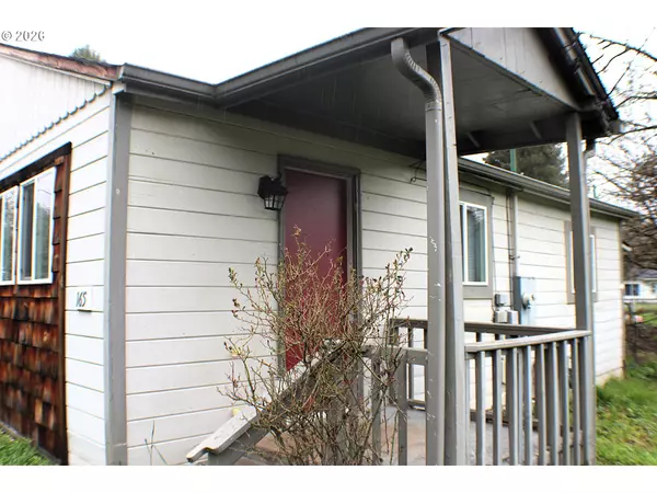 Myrtle Creek, OR 97457,165 NE OAK ST