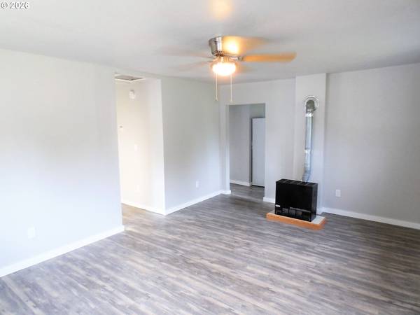 165 NE OAK ST, Myrtle Creek, OR 97457