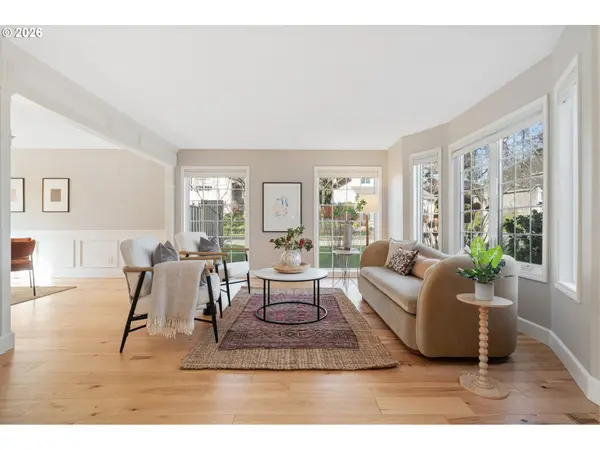 West Linn, OR 97068,6119 CANTER LN