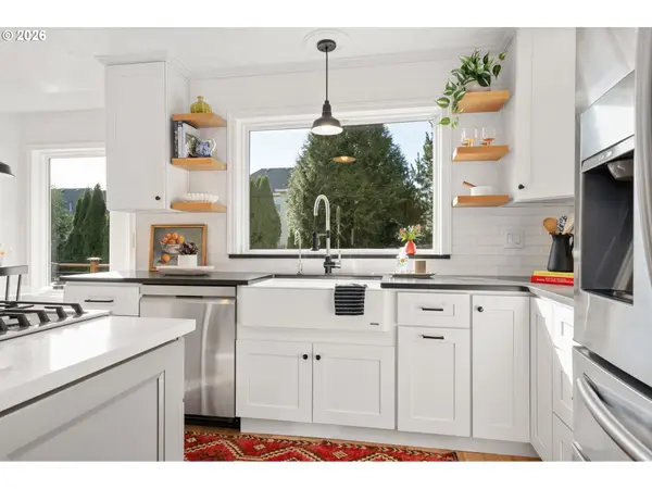 6119 CANTER LN, West Linn, OR 97068