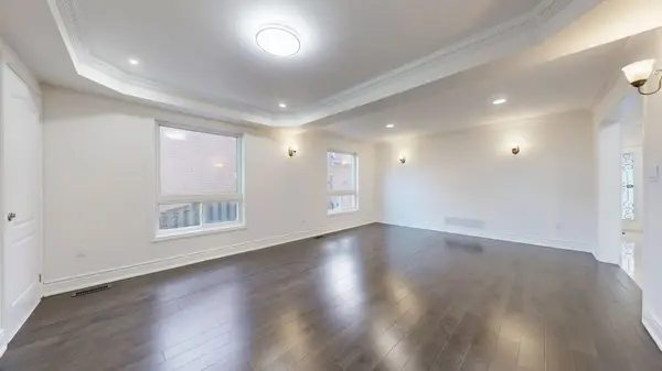 39 Hoptree AVE, Toronto E11, ON M1X 1Y3