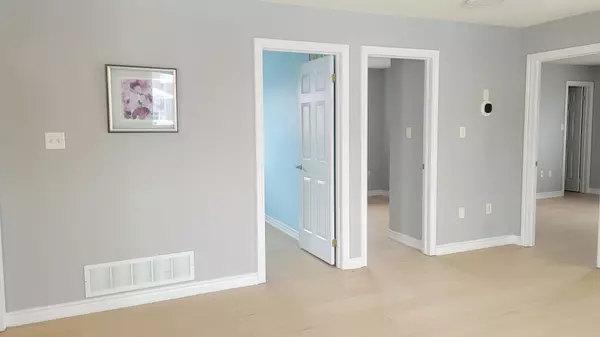 Barrie, ON L4N 5Y4,82 Shalom WAY