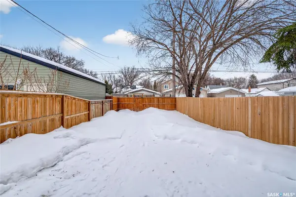 1430 D AVENUE N, Saskatoon, SK S7L 1P4