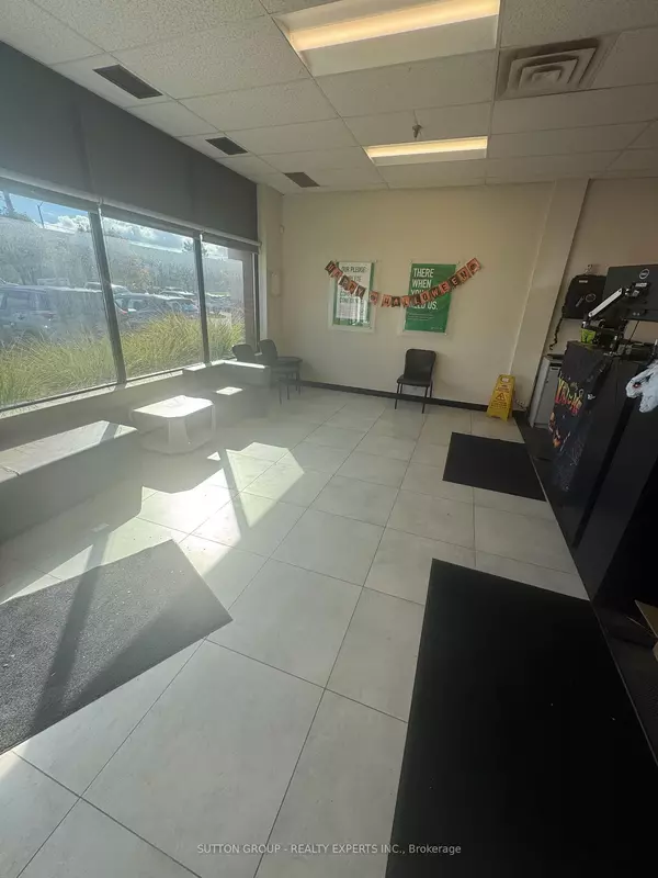 Brampton, ON L6T 4Z9,2074 Steeles AVE E #18