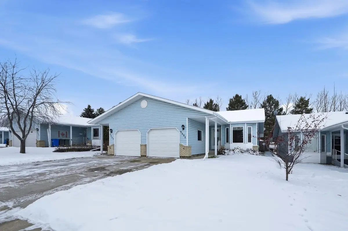 5531 43 ST, Innisfail, AB T4G 1K8