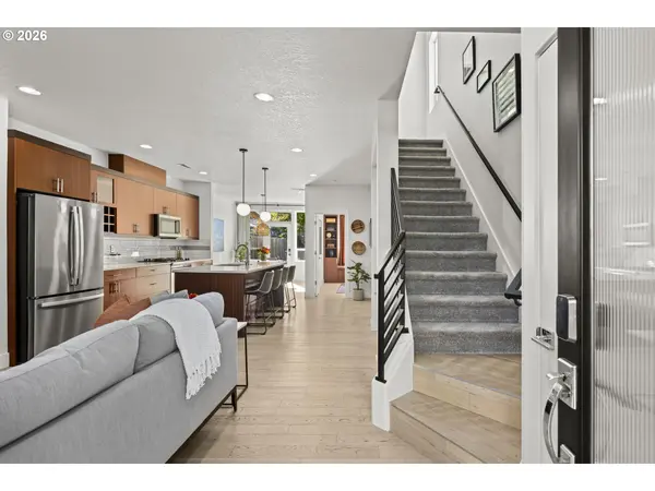 1220 SE LAMBERT ST, Portland, OR 97202