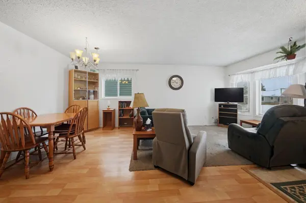 5531 43 ST, Innisfail, AB T4G 1K8