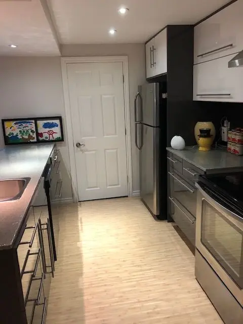 32 Attridge DR #Basement, Aurora, ON L4G 6J3