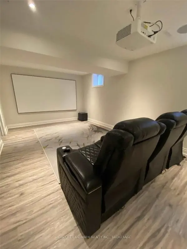 204 Weldon AVE, Oakville, ON L6K 2H8