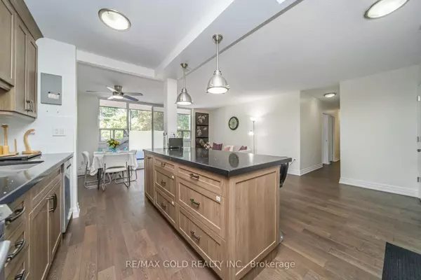 Hamilton, ON L8S 0E9,1964 Main ST W #404