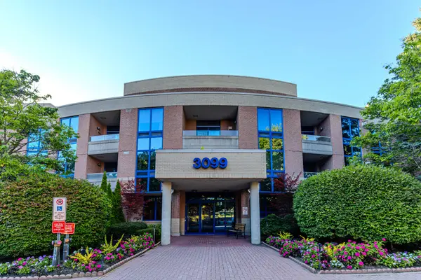 3099 Carling AVE #203, Crystal Bay - Rocky Point - Bayshore, ON K2H 5A6