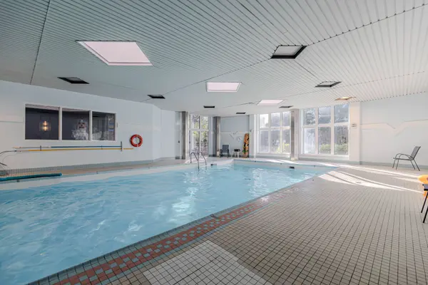 3099 Carling AVE #203, Crystal Bay - Rocky Point - Bayshore, ON K2H 5A6