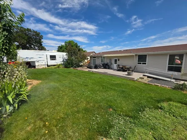 624 DUFUR AVE, Maupin, OR 97037